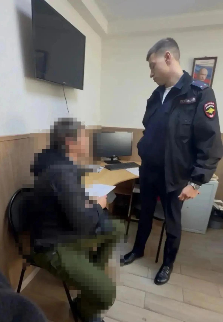 Анапчанина задержали после погрома в подъезде многоэтажки