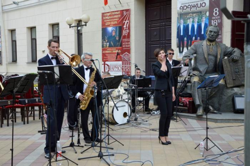 Анапские музыканты играли джаз на улицах Краснодара
