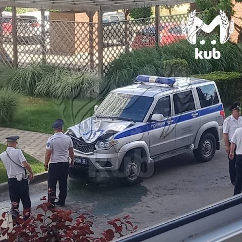 «Упал на патрульную машину»: 23-летний парень разбился насмерть, упав с высоты в Анапе 