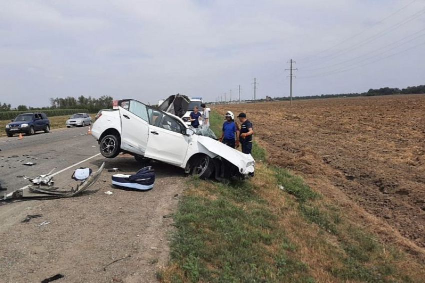 В ДТП на трассе Славянск-на-Кубани-Анапа, муж с женой погибли, младенец остался жив