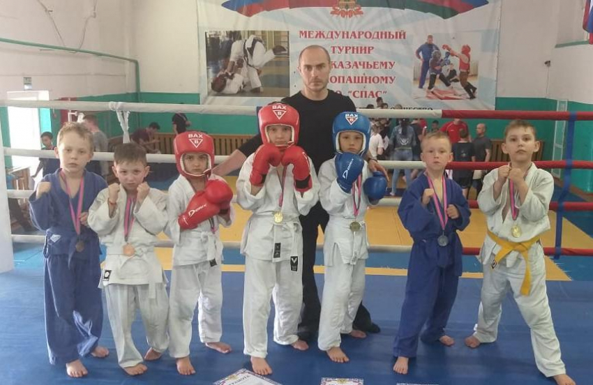 Анапские рукопашники завоевали 8 медалей на соревнованиях в Гостагаевской