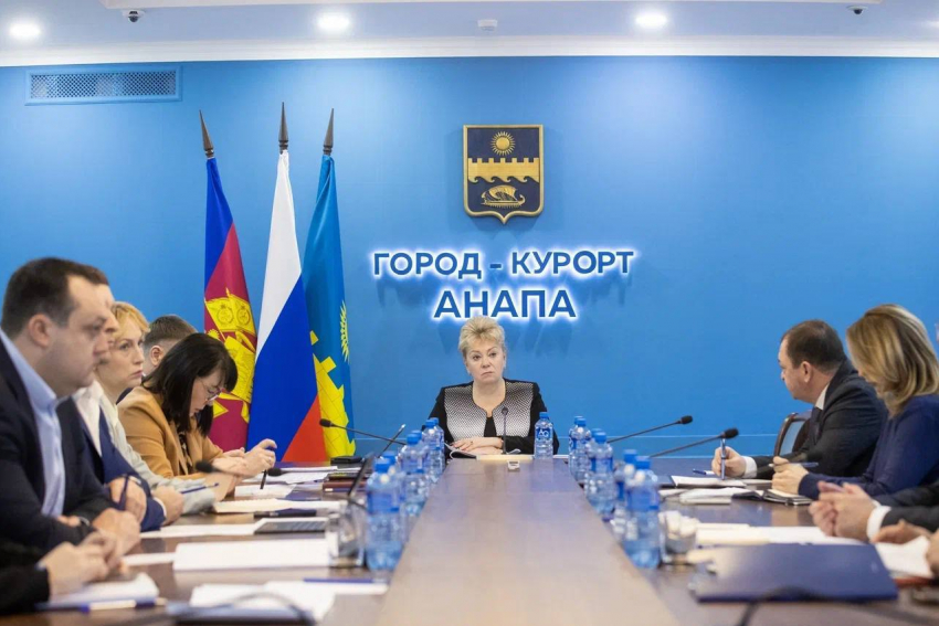 Мэр Анапы поставила благоустройство и жалобы граждан на особый контроль