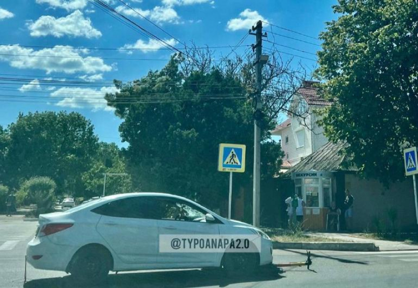 Самокатчика сбили в центре Анапы