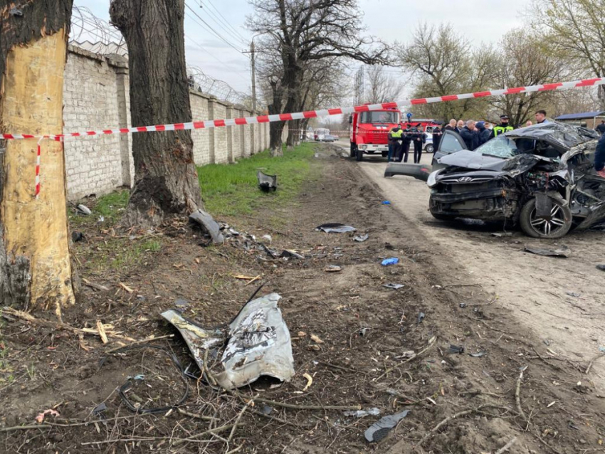 В ДТП под Новочеркасском погибло 5 человек. В Анапе тоже дают порулить подросткам 