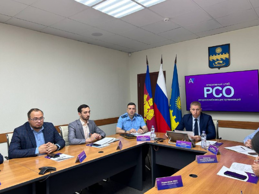 Подготовка к отопительному сезону и проверка шлагбаумов: чем заняты коммунальщики Анапы