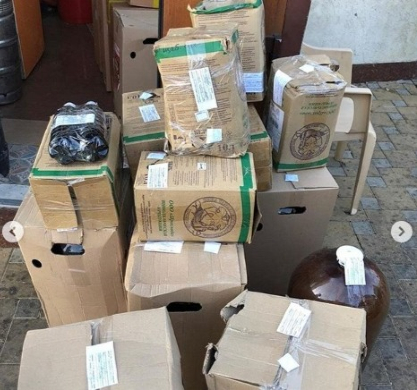 В Анапе полицейские изъяли более 400 литров алкоголя без документов
