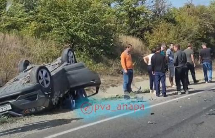 ДТП с перевёртышами и падающие на людей ветки: что случилось в Анапе