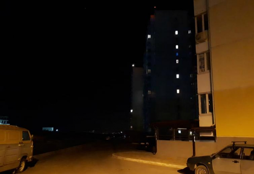 В Анапе и Гостагаевской не работают уличные фонари: сигнал приняли в работу