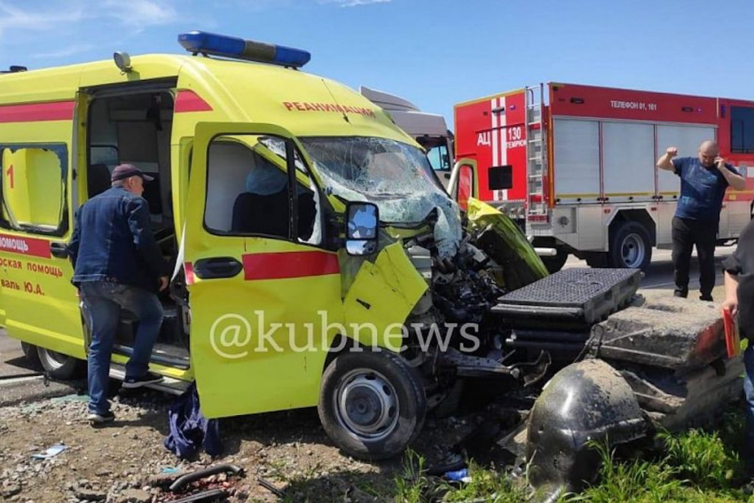 Рядом с Анапой снова жёсткое ДТП, а в самой Анапе две кражи