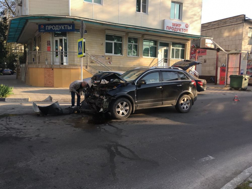 Владелец иномарки попал в ДТП в Анапе, не имея страховки на авто 