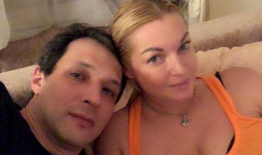 Анастасия Волочкова бросила анапчанина, обвинив его в злоупотреблении спиртным  