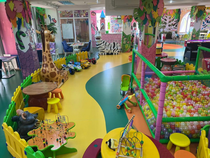 Сказка для детей: развлекательный центр «Акуна Матата» в Анапе приглашает в гости