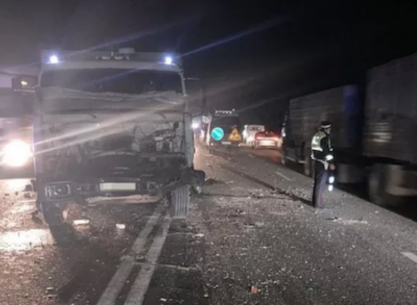 Массовое ДТП на дороге Анапа - Краснодар, погибли женщина и двое детей