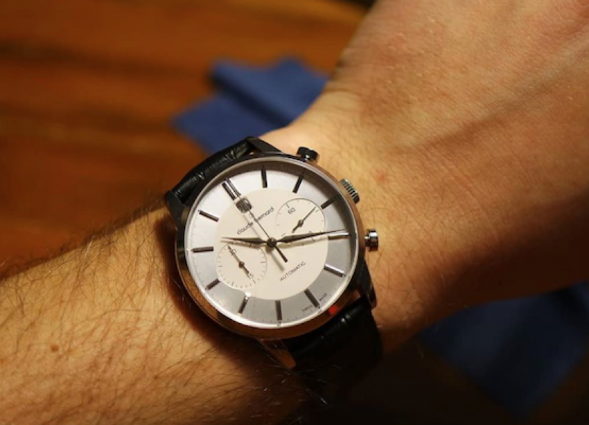 У туриста в Анапе из номера украли дорогие часы. Полицейские быстро раскрыли кражу