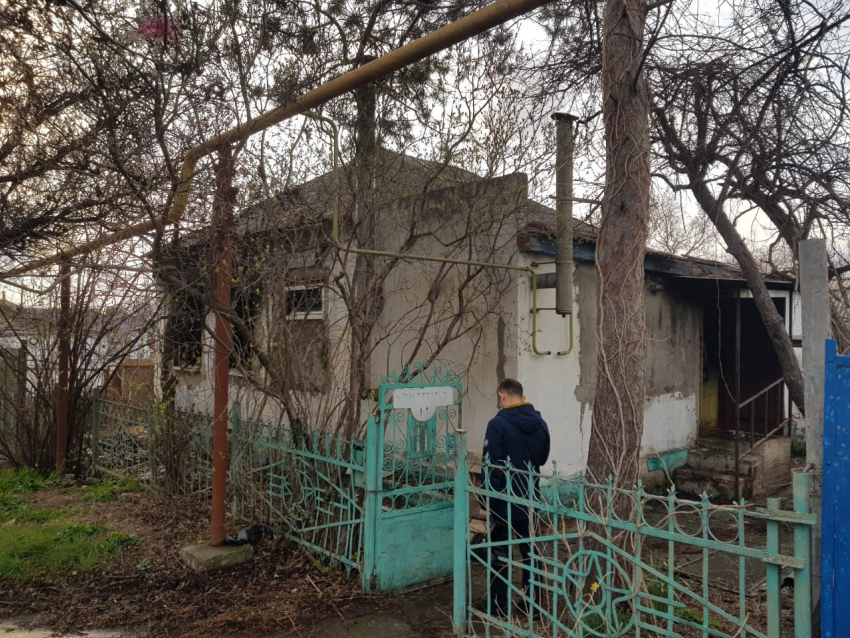 В станице Анапской во время пожара со взрывом в доме погибли два человека