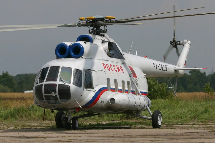 Пилот попал под лопасти вертолета в аэропорту Анапы