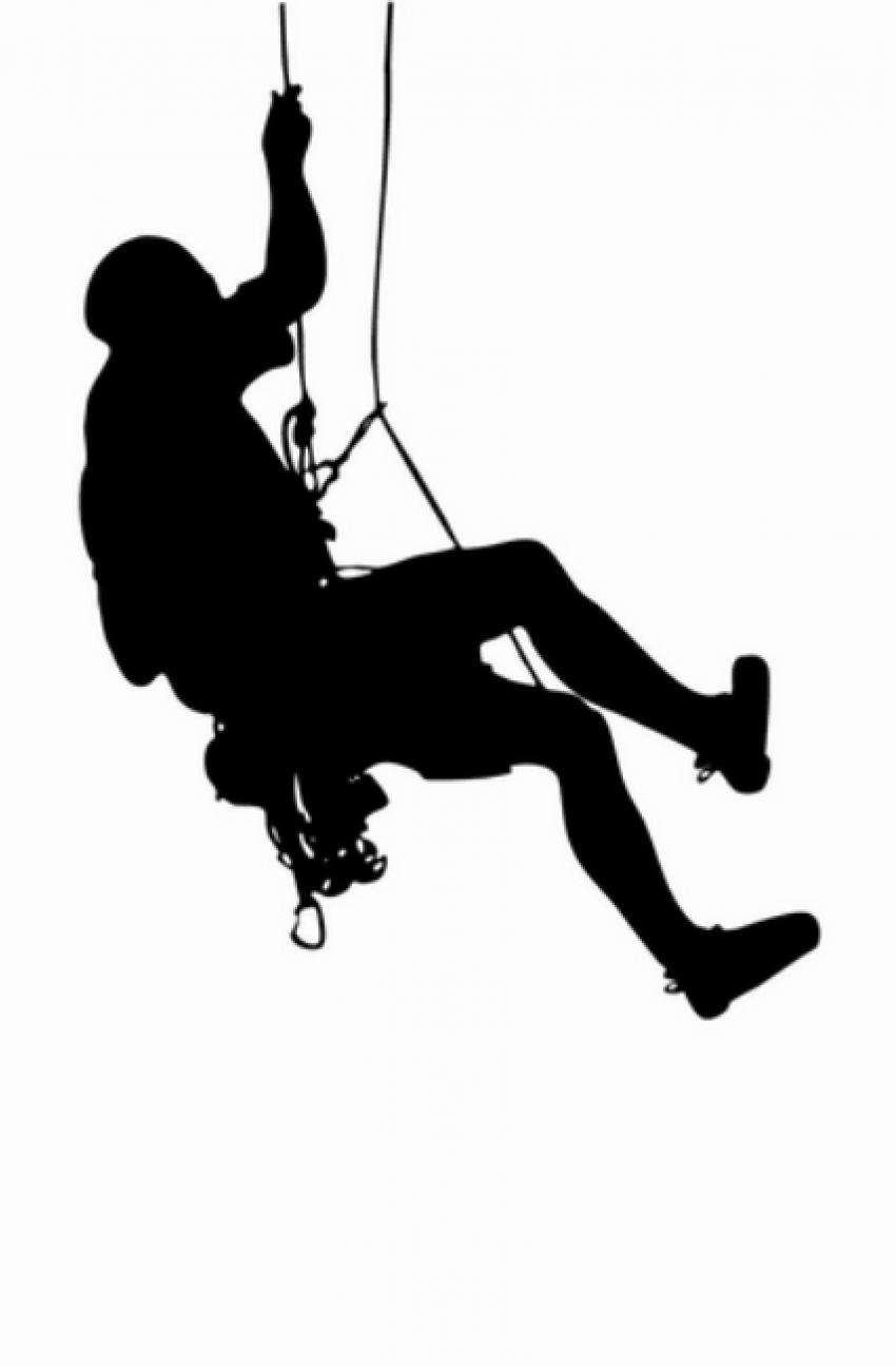 В Анапе нетрезвый альпинист сиганул из окна без страховки