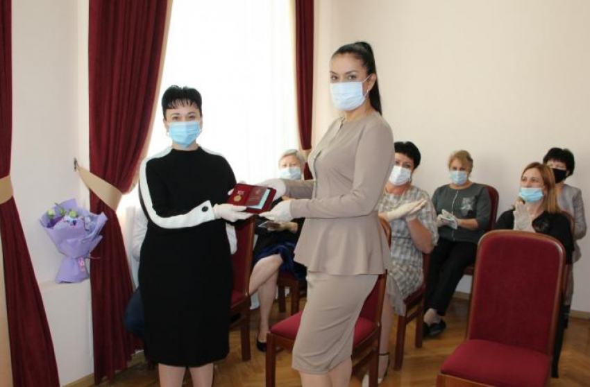 Анапчанке Елене Барабановой присвоили звание «Заслуженный работник культуры Кубани»