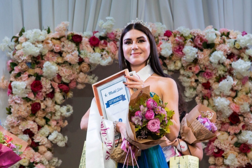 Анапская студентка Кристина Марухина надела корону победительницы