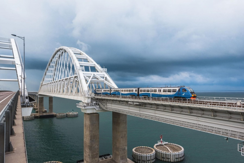 На майский праздники назначат дополнительные поезда между Анапой и Крымом