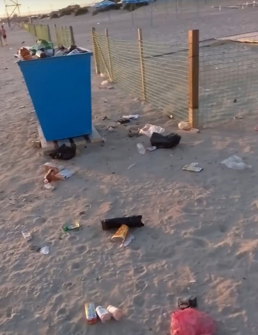 На анапских пляжах не убирают мусор