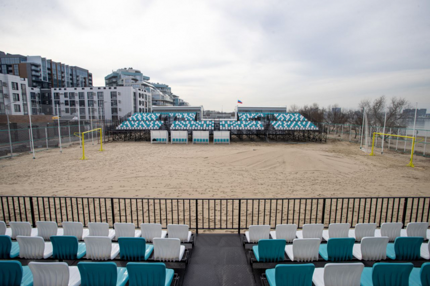 Главный тренер пляжного футбольного клуба в Краснодаре посетил новый стадион в Анапе