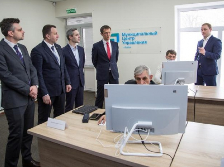 Сегодня Василий Швец открыл в Анапе первый в России муниципальный центр управления
