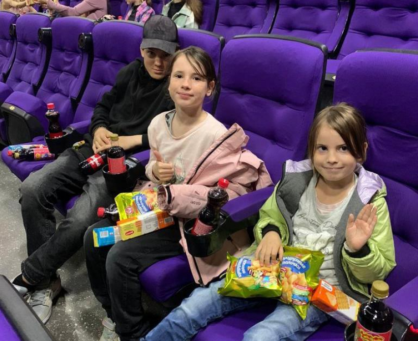 "Трудным» детям в Анапе организовали поход в кино на фильм «Подольские курсанты"