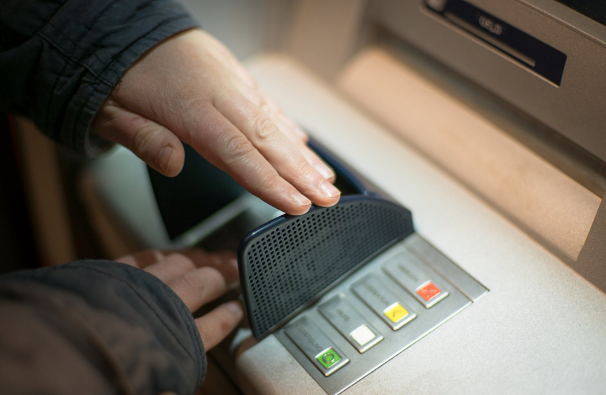 Сбербанк предупредил анапчан о новых схемах кражи денег с карт