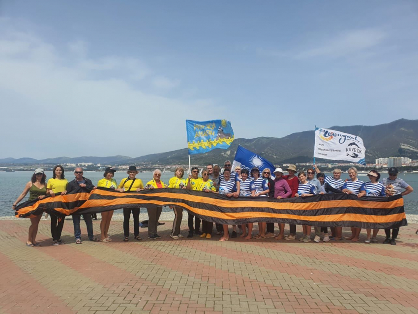 Моржи Анапы примут участие в патриотическом заплыве с 20-метровой Георгиевской лентой