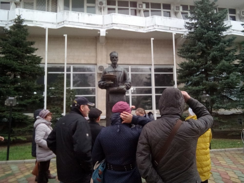 На бесплатных экскурсиях анапчанам рассказали об исторических местах города