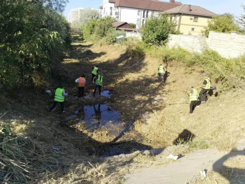 В Анапе чистят реки и каналы: как это работает и зачем