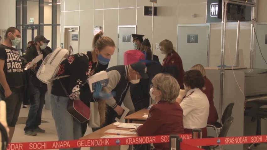 Пассажиров, прилетевших в Анапу из Москвы, отправляют на самоизоляцию и в обсерватор