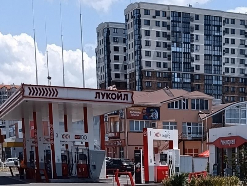 Топливный детектив по-анапски: что происходит на заправках курорта?