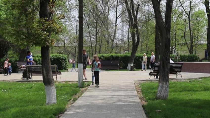 В Гостагаевской появилась новая сцена, благоустроен парк и проложен новый тротуар