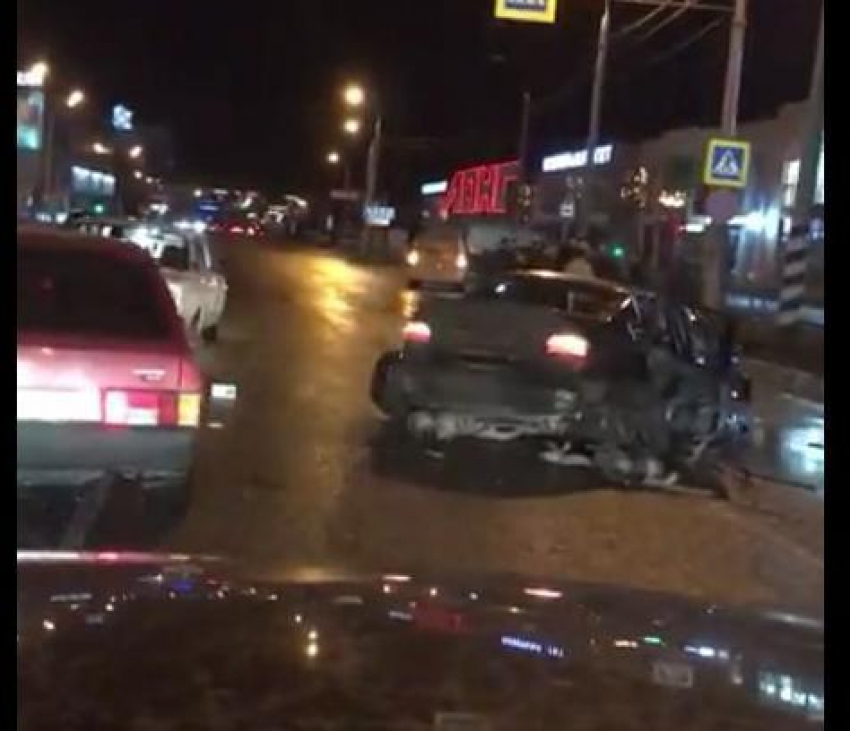 В Анапе  водитель чёрного «Бумера» жестоко поплатился за наглость