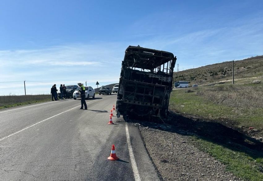 В Анапе ЧП с горящим автобусом с детьми проверит прокуратура