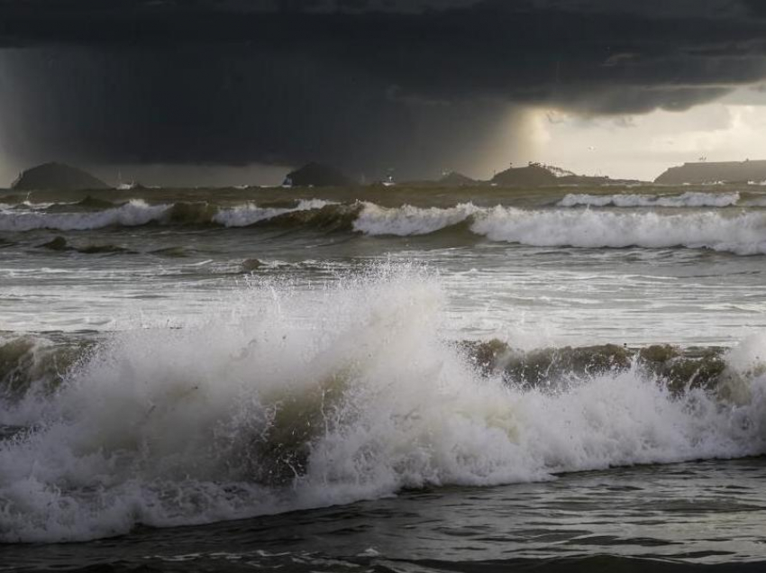 Экстренная информация: для жителей Анапы объявлено штормовое предупреждение 