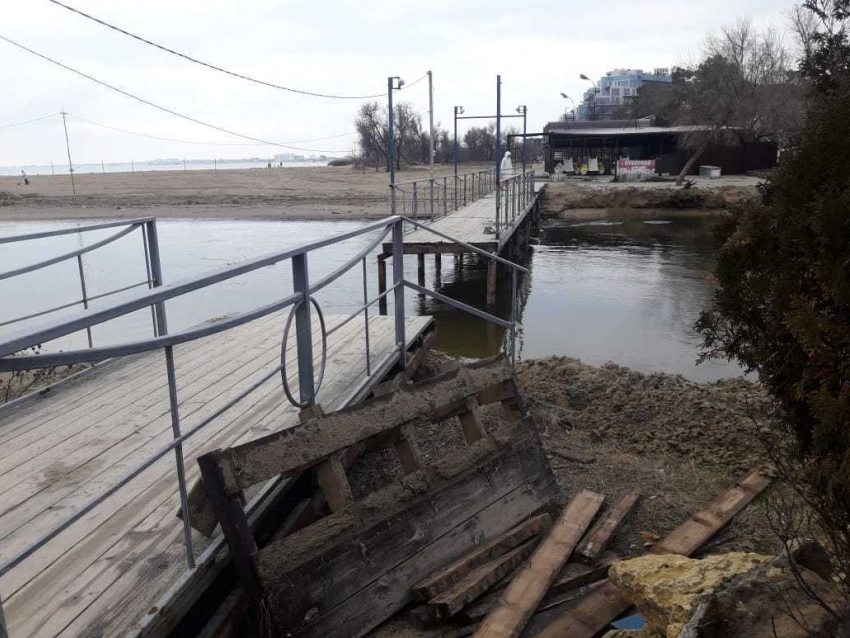 Стало известно, когда отремонтируют мостик через Анапку