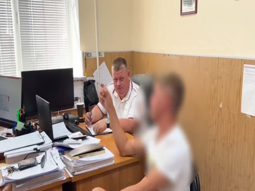«Место в очереди оказалось дороже прав»: водитель BMW попался на пьяной выходке и грубости на АЗС в Анапе