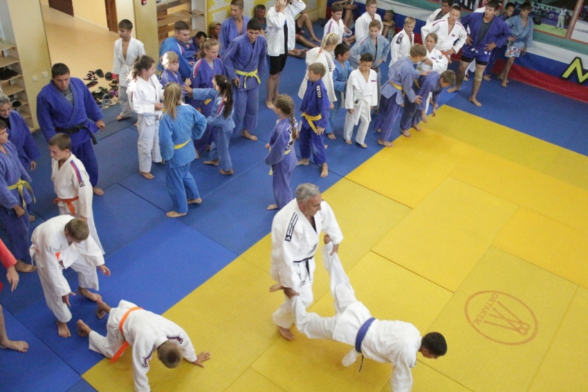 Мастер спорта международного класса поделился опытом с анапскими дзюдоистами