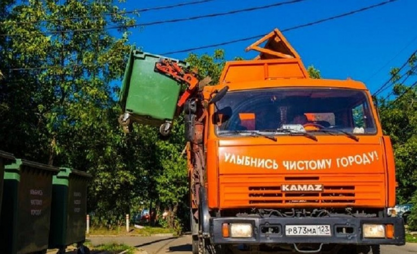 В Анапе на лето увеличили число экипажей по вывозу мусора до 30