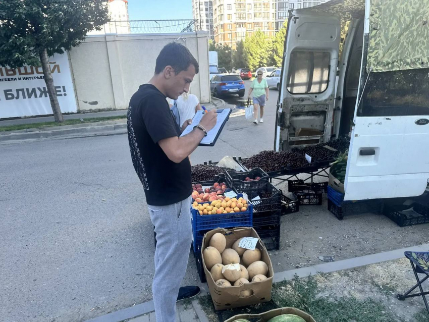 В Анапе начались массовые рейды против уличных торговцев