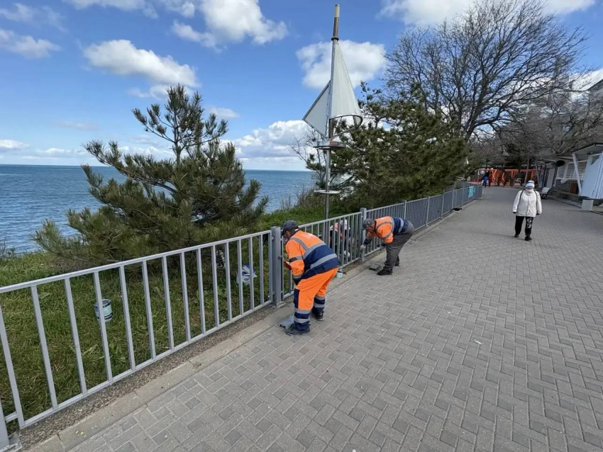 Власти Анапы обновляют набережную, парки и улицы