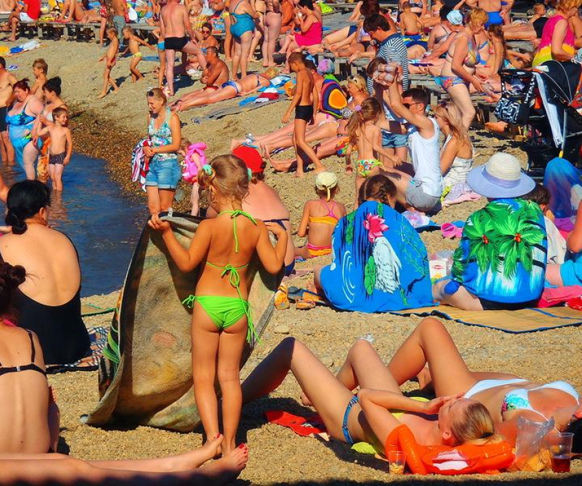 Пляжный стиль для мужчин: что взять с собой на пляж из вещей?