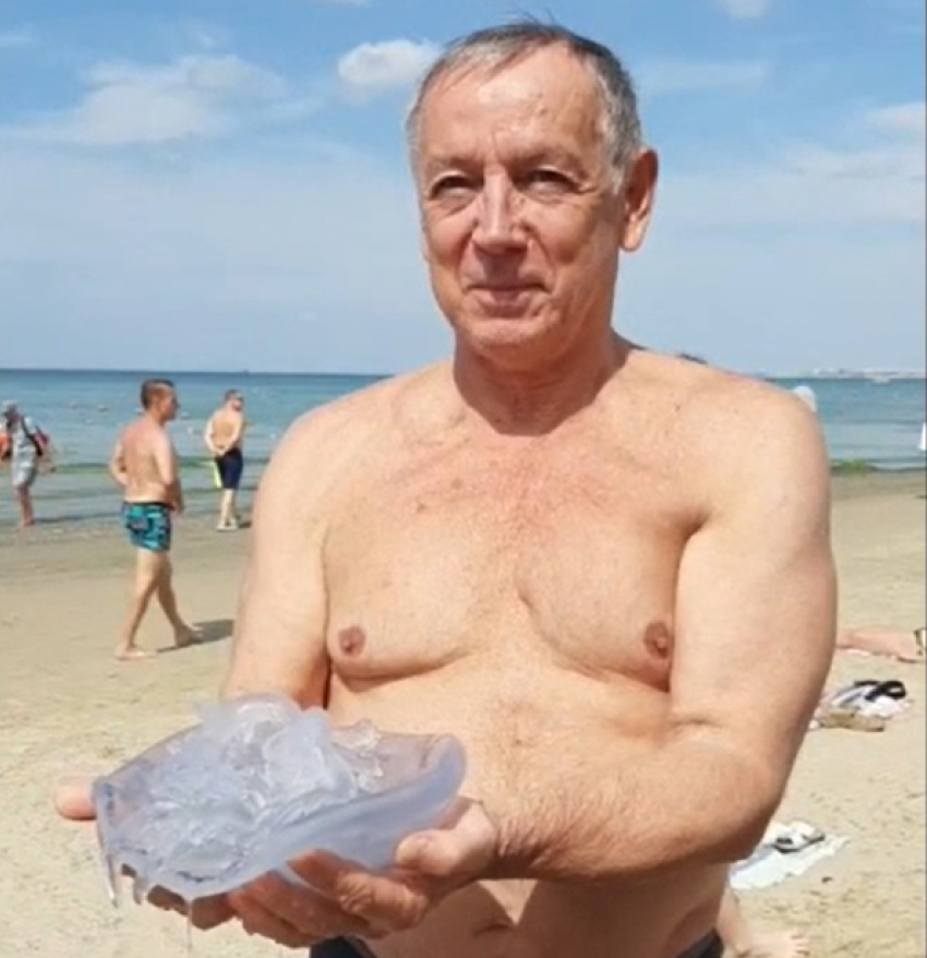 «Яд лечит»: известный киноактер рассказал о пользе медуз в Анапе