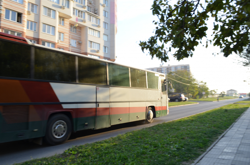 В Анапе водителям автобусов и грузовиков ограничили время нахождения за рулём