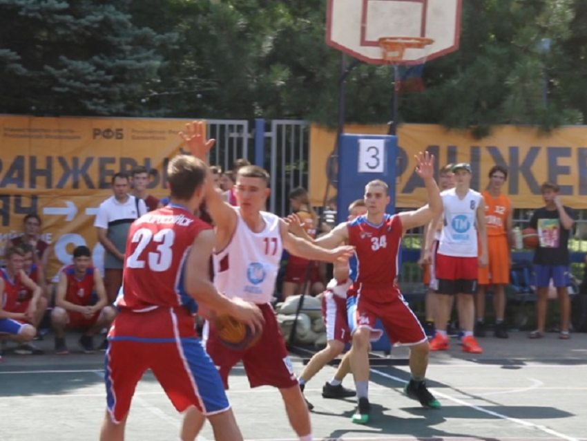 Анапчане завоевали третье место на краевом турнире «Оранжевый мяч»