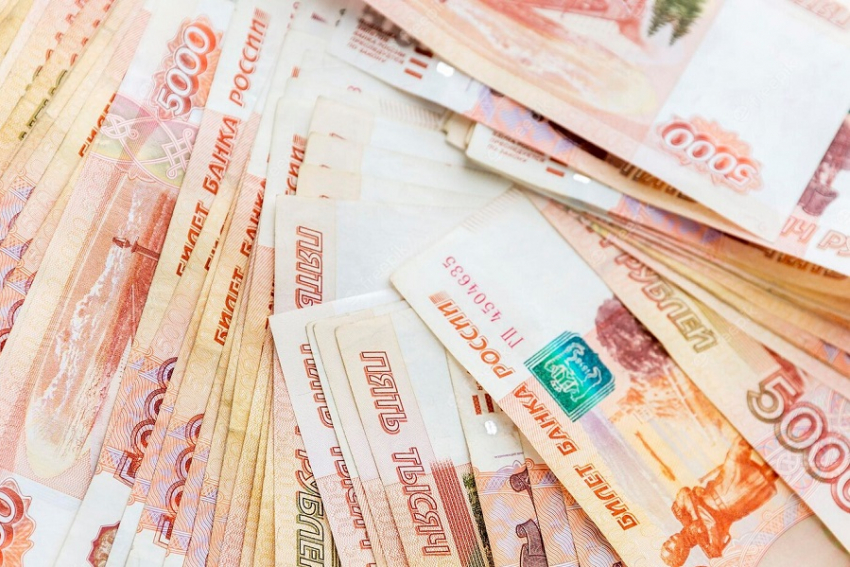 Анапчанка и двое ее подельников обманули почти 900 человек на 380 млн рублей