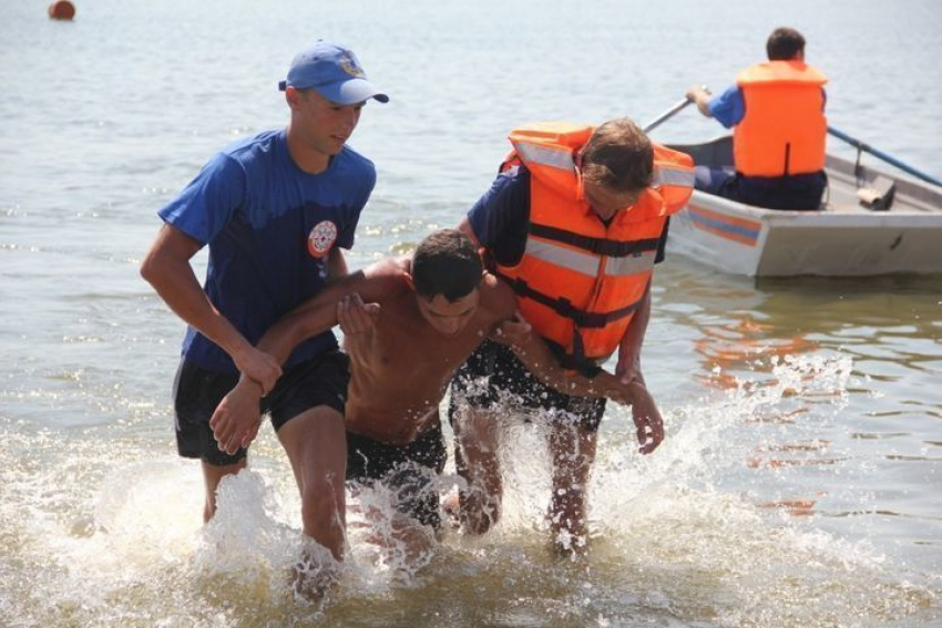 В Анапе утонул человек, а пятерых удалось спасти